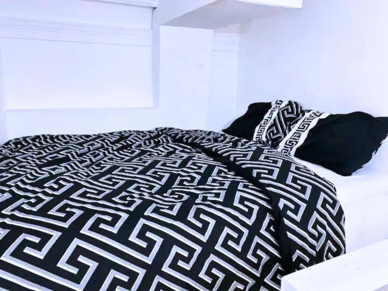 R3 Mezzanine Double Bed Balcony Apartment London